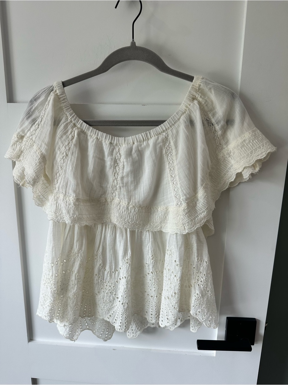 American Eagle Womens Eyelet Ruffle Top Medium Off Shoulders Boho Cottagecore - Picture 2 of 8